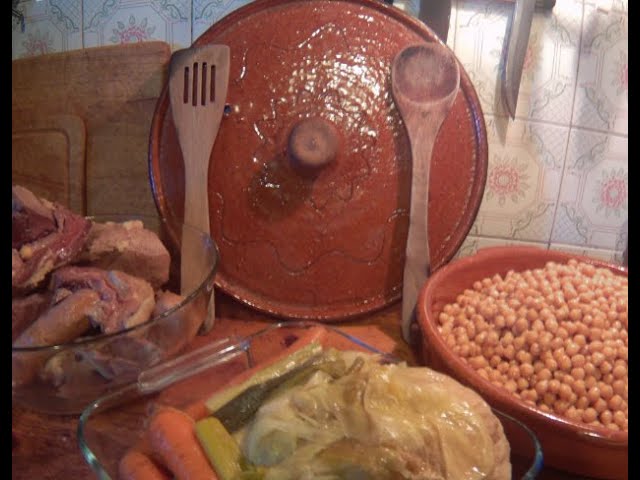 cocido en puchero de barro a la lumbre