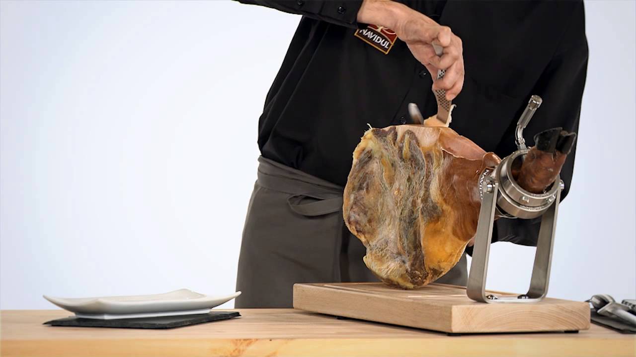 como se pone la paletilla en el jamonero