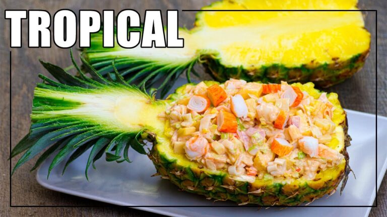 ensalada tropical con piña y salsa rosa