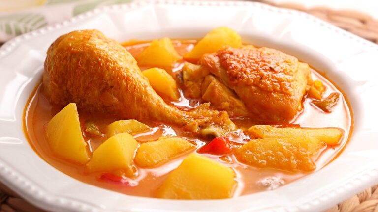 guiso de pollo con patatas zanahorias y guisantes