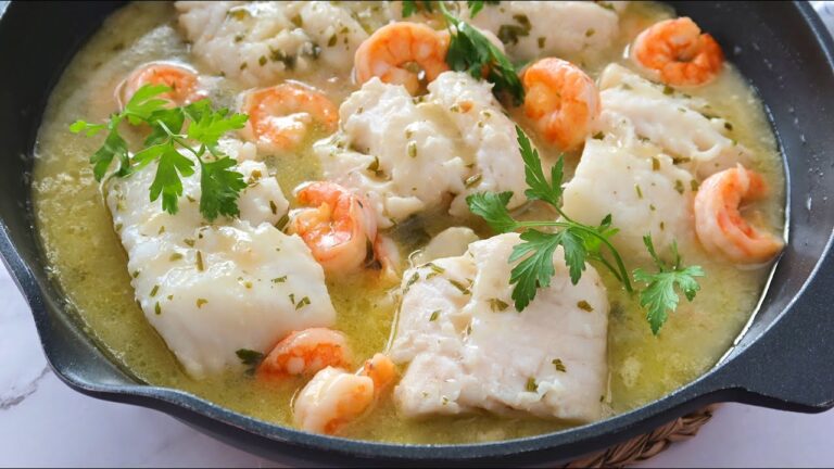merluza en salsa verde con langostinos