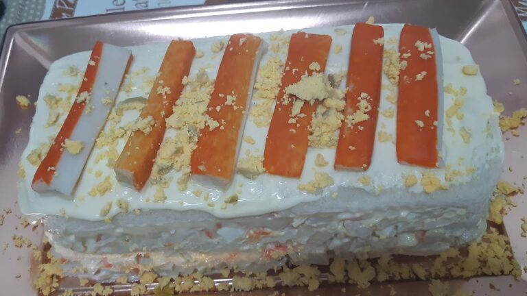 pastel de atún y palitos de cangrejo