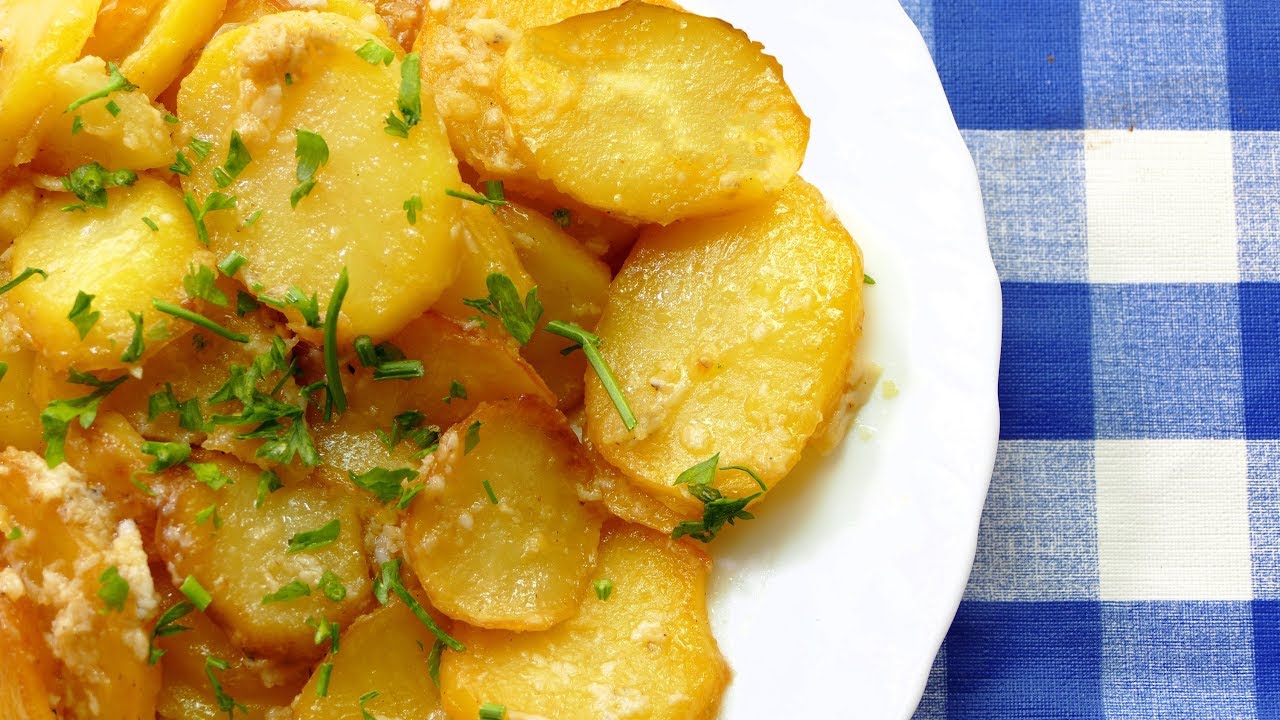 patatas panaderas con ajo y perejil