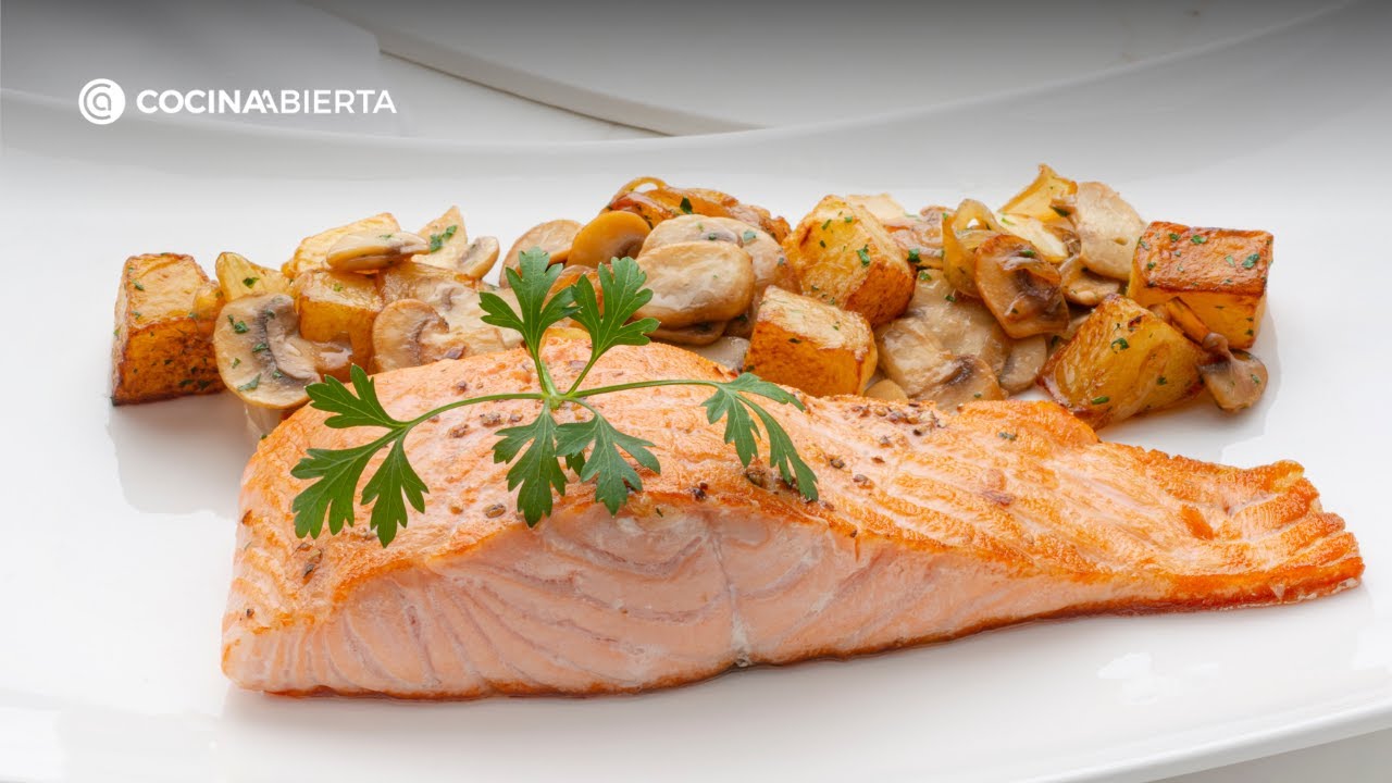 salmón al horno con patatas panaderas arguiñano