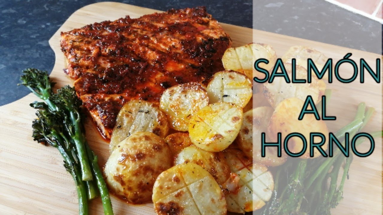 salmón al horno con patatas y vino blanco
