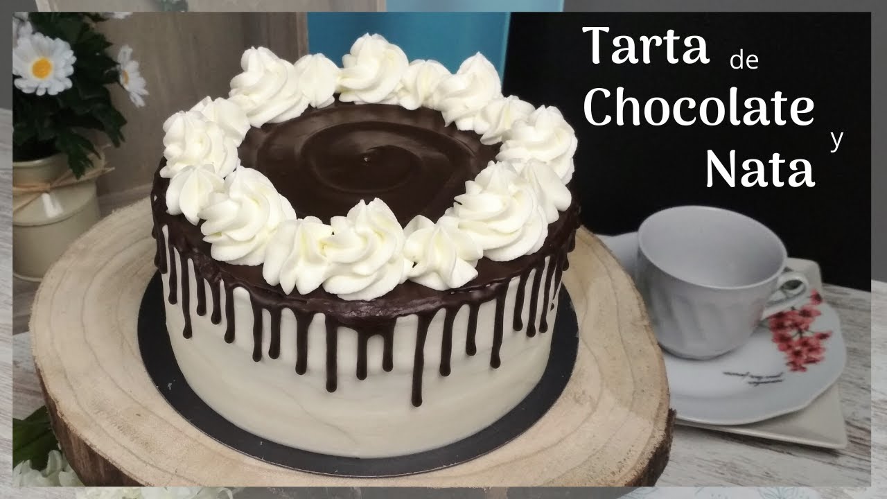 tarta de chocolate y nata con bizcocho comprado